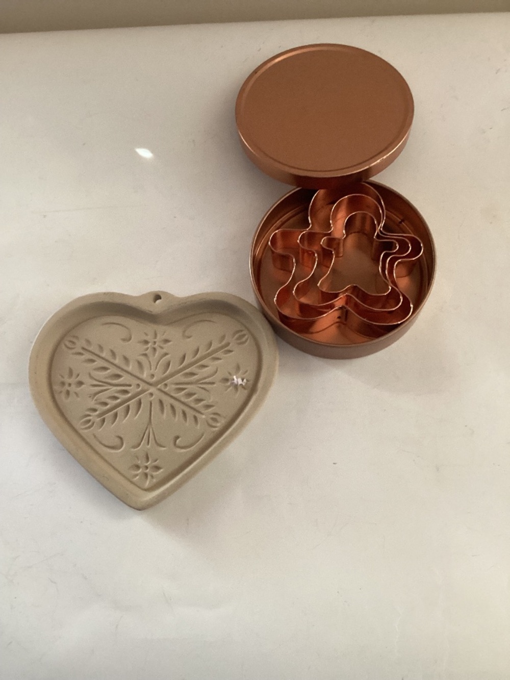 Pampered Chef Stoneware Cookie Mold & Set of 3 Copper Gingerbread Men Cutters